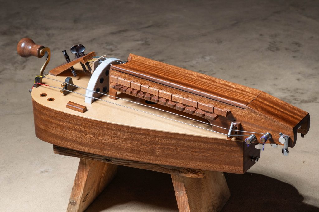 modern_gurdy_2©«Tomohiro Yoshikawa»